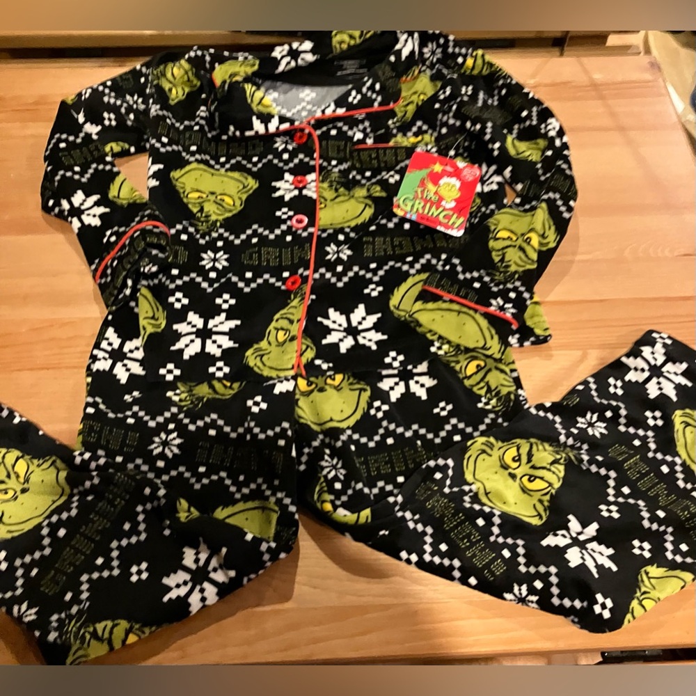 New with Tag Dr Seuss The Grinch Who Stole Christmas Pajama Set Size 4